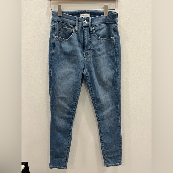 Good American Good Legs Crop Jeans - Picture 2 of 6